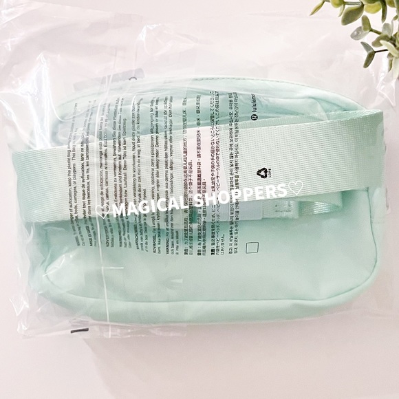 🤍 NEW Lululemon | Everywhere Belt Bag 1L in Mint Moment NWT - Picture 4 of 7